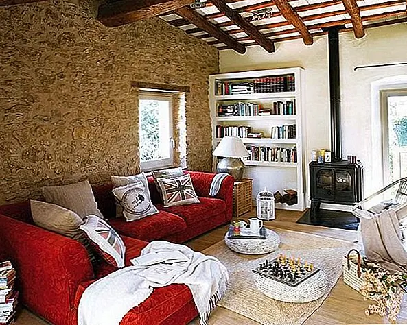 Яркая сельская резиденция в Жироне