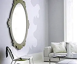 Они также выглядят очень элегантно. Мне лично очень нравятся серые тона. Хотя я бы не украшал свой дом только в белом и сером. Я бы добавил некоторые фиолетовые функции, может быть, или некоторые синие. Глядя на эти примеры, представленные здесь, все они выглядят хорошо. Но это все равно, что чего-то не хватает. Они выглядят немного пыльными и старыми. Может быть, в конце концов, слишком много серого не такая хорошая идея. И это все зависит от вас.