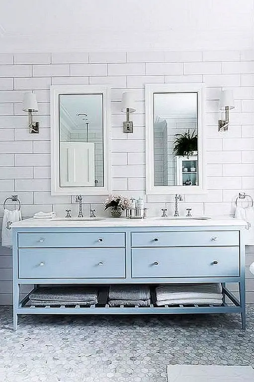 Да, вы могли бы купить это тщеславие, предварительно окрашенное. Но настоящая причина заключается в том, чтобы указать, как выглядит удивительная мебель в этом оттенке. Поэтому решите безмятежность для всей вашей антикварной мебели, которая нуждается в ремонте. (через декоративную панель)