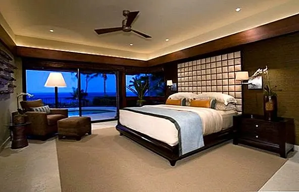 Такие материалы, как кожа и замша, являются классическим выбором для изголовья с личностью. Они обеспечивают поразительную элегантность.