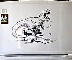 Необычный альбом «Freezer Fridays» от Charlie Layton