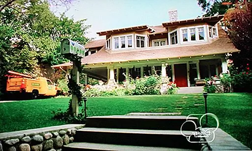 «Удачи Чарли» Домашний интерьер