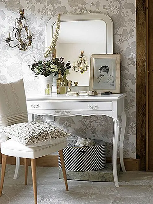 Внимание к деталям также очень важно. Это потому, что там много деталей, и все они должны следовать одному и тому же стилю. Нелегко создать классический дизайн дома, особенно если у вас нет моделей, на которых можно положиться. Поэтому хорошо, что технология помогает нам в этом процессе.