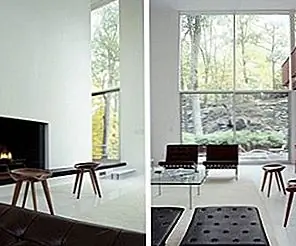 Отремонтированный Современный Дом Среднего Века от Bassam Fellows