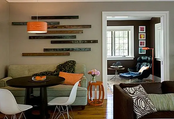 Еще одна отличная идея - деревянные доски. Чем более деревенский и неравномерный рисунок, тем лучше!