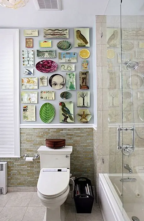 Ваш домашний декор должен отображать объекты, которые важны для вас. Не бойтесь поставить свою личность на стену как искусство, в виде картин или других специальных предметов, которые имеют для вас значение. Это не только создает сентиментальное искусство стены, но и уникально для вашего дома. Бонус в том, что вы можете разместить свои семейные сувениры в одном месте, где их всегда можно увидеть и насладиться.