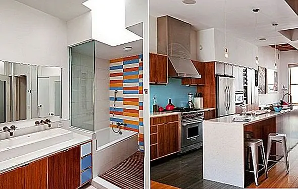 Создавая эти отверстия, звук перемещается вверх и вниз. Это правда, что дети делают много шума, которые можно услышать по всему дому, но это также отличный способ следить за детьми, даже когда вы на самом деле их не видите. Не будет много конфиденциальности, когда дети станут старше, и это может быть большой проблемой. До тех пор. Это похоже на домашних нянь для вас. {Найден на nytimes}.