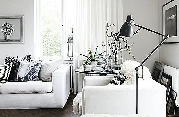 Простой черно-белый скандинавский интерьер в черно-белом