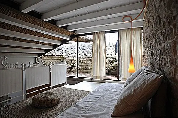 Односемейные дома вокруг средиземноморского сада