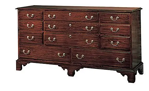 Устойчивые дизайнерские усилия по-прежнему существуют для большинства аксессуаров и обивочных материалов, однако Харден уже распространил первый в мире биозащитный пенополиуретан. Продукт изготавливается компанией Hickory Springs Manufacturing Company и состоит из полиолов BiOH. Другими словами, пена изготовлена из натуральной сои, а не из нефти. Кроме того, продукт уже стал стандартным во всех линиях обивки Хардена, включая мебель из массива дерева, офис, гостиную и многое другое.