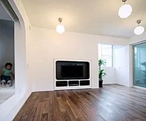 Spectacular Homes With Slide, который добавляет дополнительный оттенок динамизма к макету