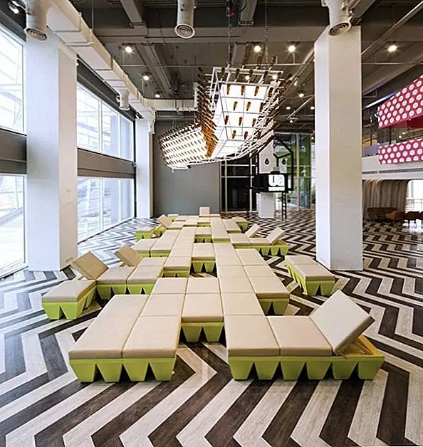 Студенческий зал Университета Бангкока от студии Supermachine