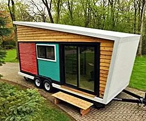 Живите большой жизнью в крошечном домике на колесах