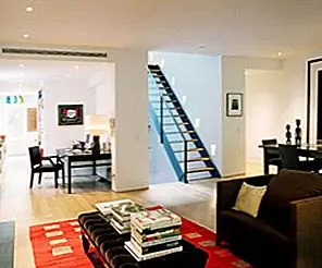 Исторический дом каркаса Саркози в Нью-Йорке