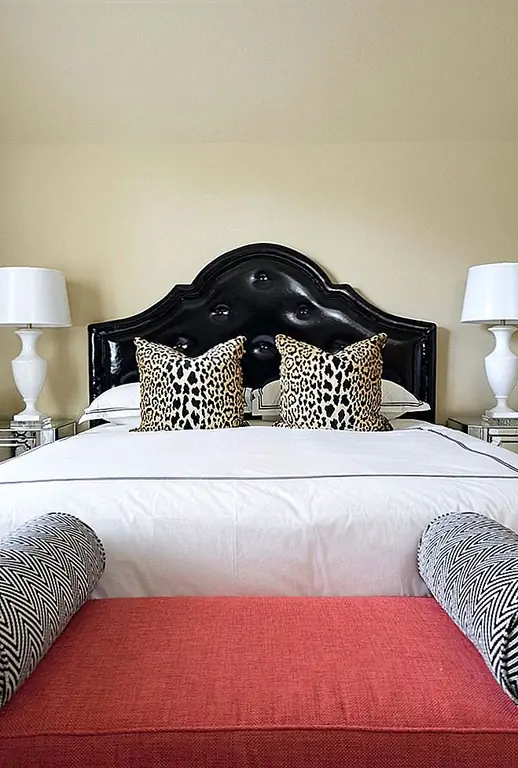 Это действительно так. Все, что вам нужно, это несколько легких подушек для броска, чтобы немного помахать в спальне. Прикосновение гепарда на этом шикарном и мужском постельном наборе помогает смягчить и улучшить свое современное видение. Он смелый, но не подавляющий, так что все еще очень стильный стиль.