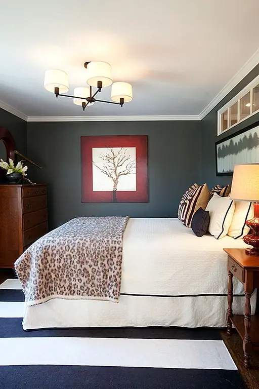 Будь то хрустящий, хлопчатобумажный лист или уютное одеяло для кроватки на кровати, вы, безусловно, можете использовать постельное белье из гепарда стильным и стильным способом. Не подавляйте свою кровать или спальню большим количеством отпечатков и смешением рисунков гепарда, вместо этого используйте дизайн, чтобы дополнять и контрастировать.