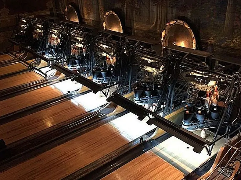 Этот проект также является отличным примером того, как исторические здания и проекты можно сохранить и сохранить в живых, не повредив их характер. Уникальный подход к дизайну делает такие места, как этот, выделяется и приобретает собственный уникальный характер. Некоторые вещи заслуживают сохранения, и это прекрасный пример.