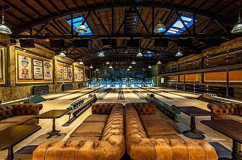 Одним из творений студии является Highland Park Bowling, уникальная комбинация между боулингом и баром. Первоначально он был открыт в 1927 году в Лос-Анджелесе, а затем в 80-х и 90-х годах стал музыкальным местом для панк-шоу.