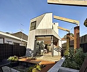 Викторианский дом отреставрирован и расширен в скульптурном доме