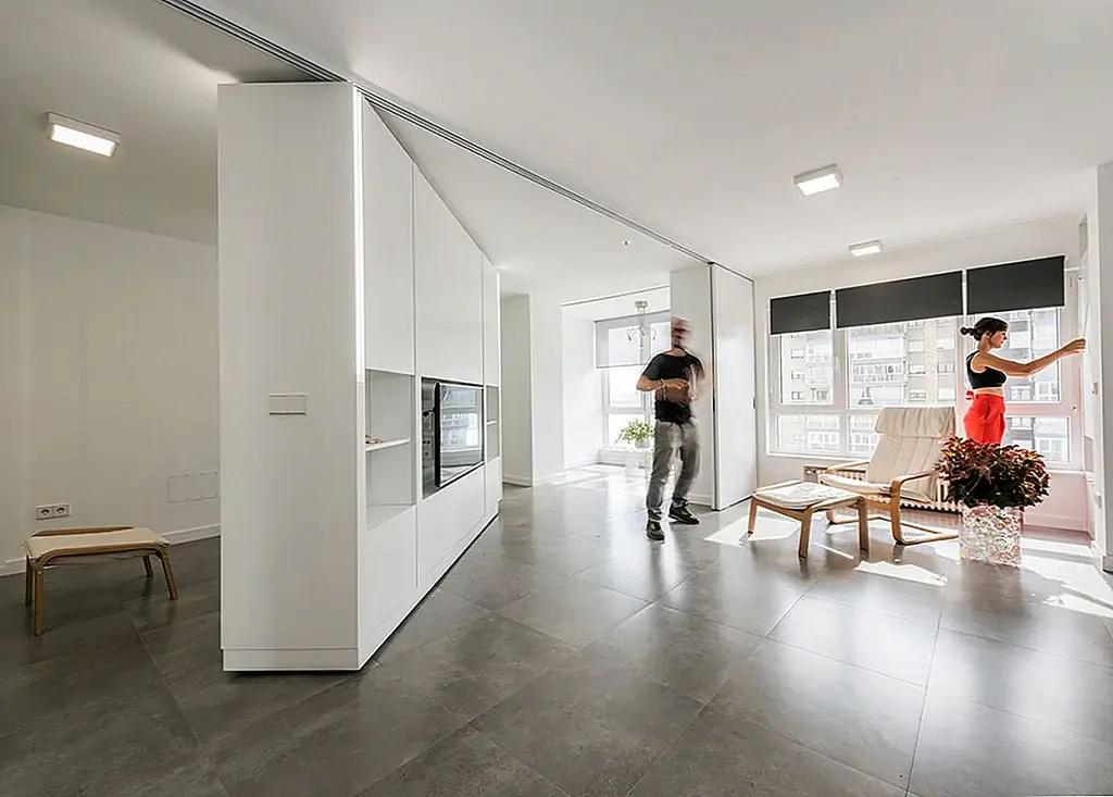 Стены на колесах увеличивают гибкость пространства в доме MJE