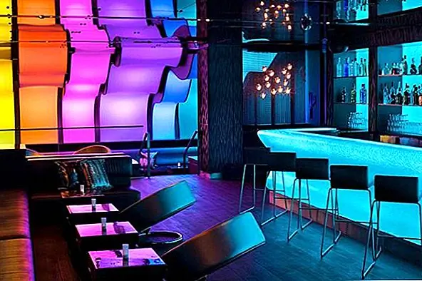 Wunderbar Lounge с элегантным дизайном интерьера