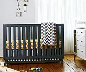 Современная, малоэтажная кроватка с минималистским дизайном