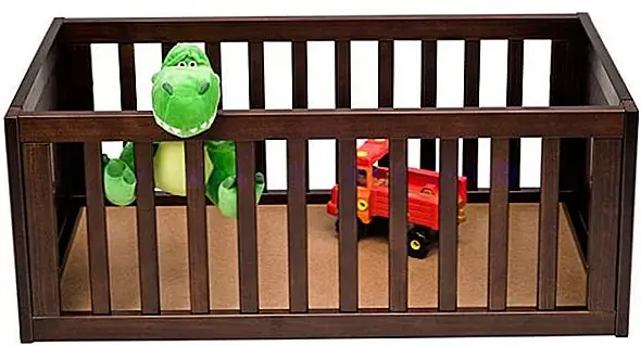 Тогда есть полезность этого конкретного предмета мебели. Он не нуждается в экстравагантном дизайне, поскольку он предназначен для того, чтобы ребенок был безопасным и удобным. Когда ребенка мало, вы можете использовать базу X, которая также обеспечивает безопасность и безопасность для ребенка, поскольку детская кроватка может качаться столько, сколько она хочет, она все равно будет стоять и держать свое сокровище. Затем, когда ребенок вырастет, поддержка, которая удерживает их до уровня талии, может быть удалена, и у них будет только обычная и регулярная кроватка. Он доступен в богатом эспрессо-отделе и может быть куплен за 116,10 $.