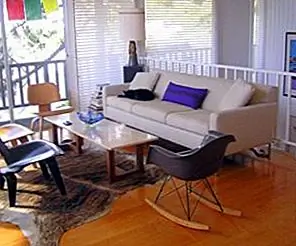 Несколько способов продемонстрировать знаковый пластиковый рокер Имса