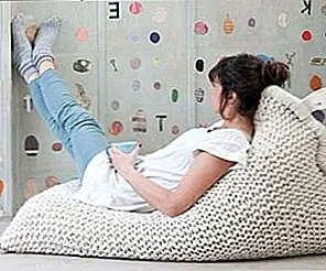 Уютная глянцевая подушка для пола от Zilalila XXL