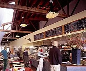 Красивое кафе на 3465 California Street