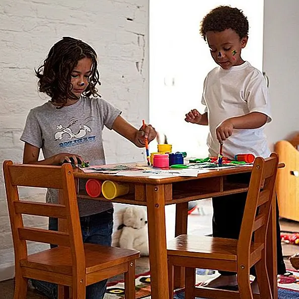 Простой прямоугольный стол Lipper и стул для детей