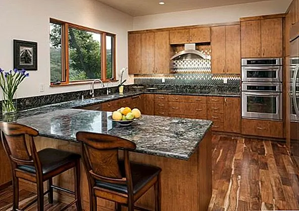 Добавьте элегантность на кухню с гранитными столешницами