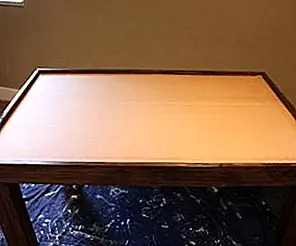 Игривый стол для поездок DIY