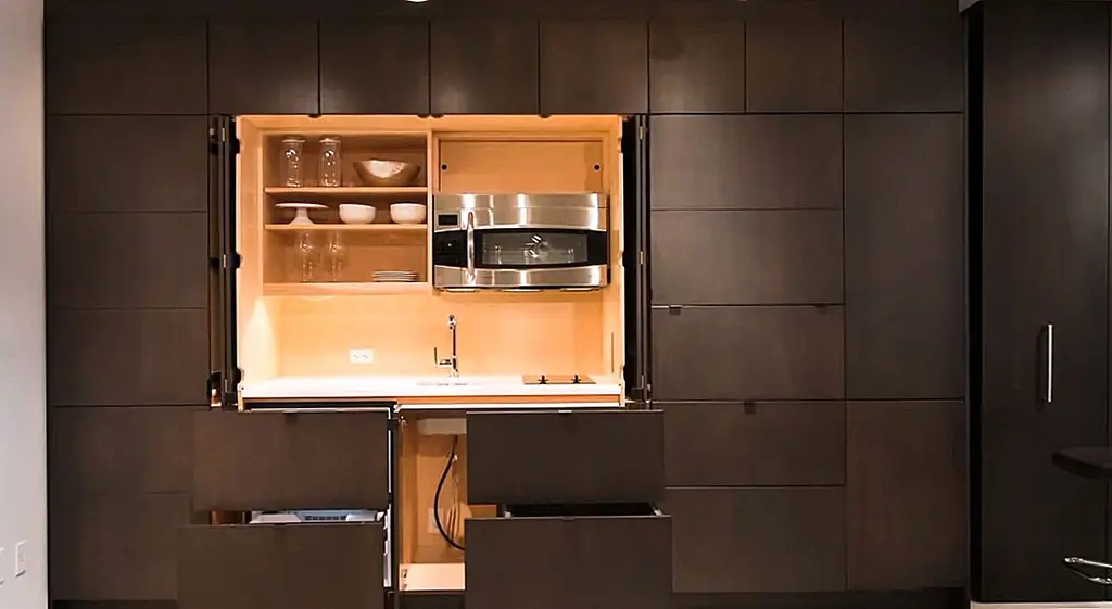Умная скрытая кухня, скрывающаяся от ненужных компонентов [Видео]