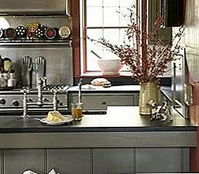 Но не обращай на меня внимания. Выберите то, что вам нравится. И если это то, что вам нравится, это нормально. Не бойтесь выразить свое мнение. Конечно, я не принимал во внимание возможность того, кто действительно живет в стране, и хочет отремонтировать свой дом. В этом случае это очень хороший выбор. Вы не можете просто поставить современную мебель в винтажном доме. Это будет выглядеть нелепо.