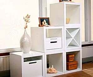 Черная и белая коллекция кубиков для хранения матриц