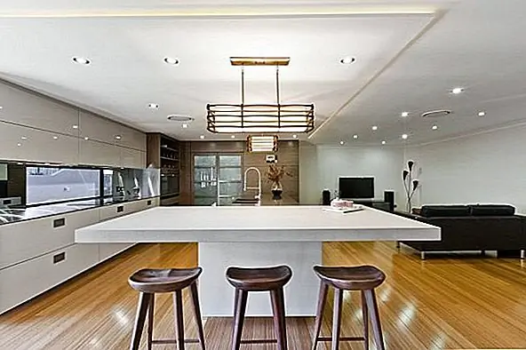 Минималистские и современные функции вместе в кухнях Даррена Джеймса