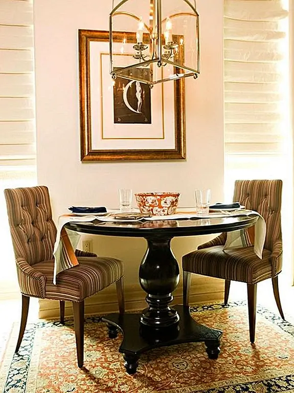 Столы для пьедесталов и их Chic Chair