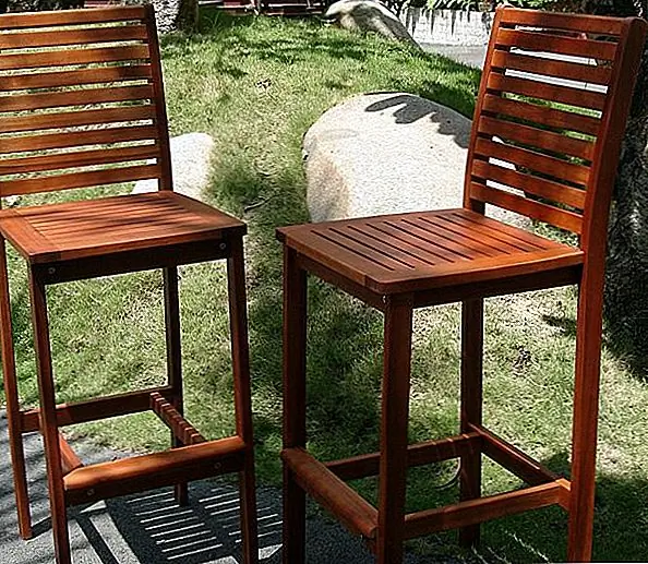 Так как это комплект для наружной мебели, все части устойчивы к плесени, плесени, гниению, разложению и термитам. Размеры стола составляют 28 "x 28" d x 43 "h, 26 фунтов, а барные стойки - 21" x 19 "d x 48" h, 26 lbs. Куски требуют сборки при поставке. Несмотря на то, что набор был разработан для использования на открытом воздухе, это не означает, что вы не можете использовать его в помещении. На самом деле, это было бы отличным дополнением к кухне или гостиной / столовой. Вы можете купить комплект за $ 575,00.