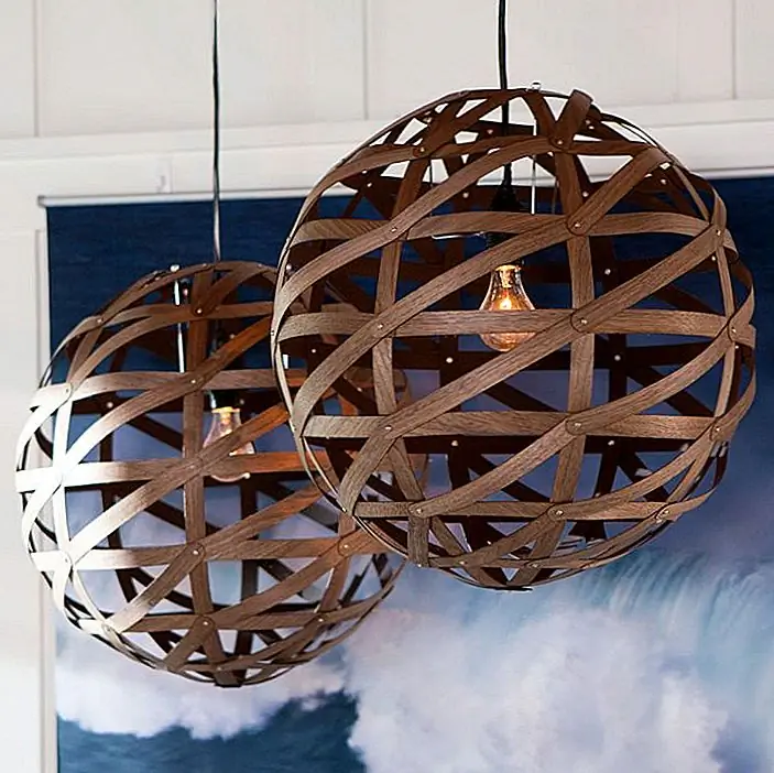 Красивый сферический кулон из шпона