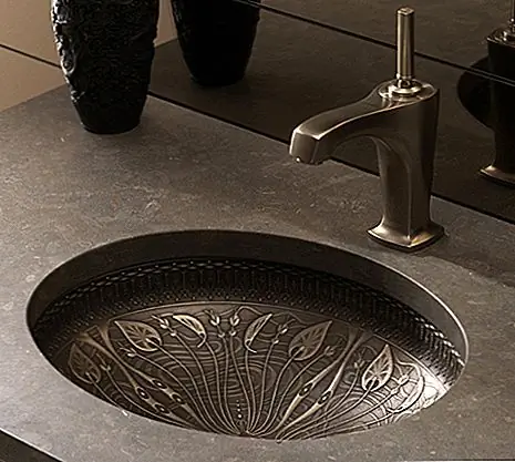 Бронзовая раковина