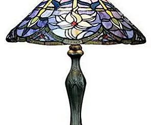 Стильная и старинная настольная лампа