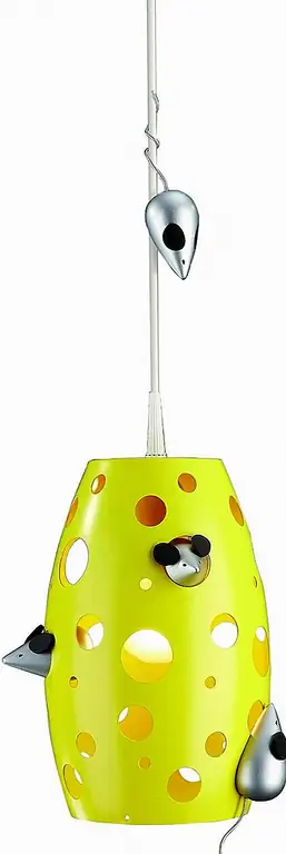 Этот красочный подвесной светильник также будет выглядеть в спальне или игровой комнате для детей. Он сделан из металла и содержит хромовые мыши, пытающиеся попасть внутрь этого желтого блока сыра. Он изготовлен из нетоксичных материалов и не имеет острых краев, поэтому он полностью защищен от детей. Он имеет рассеянное свечение, и он измеряет 11,4-дюймовый H x 6,5 дюймов L x 6,5 дюймов D x 191,4-дюймовый OA.Available за 81 $.