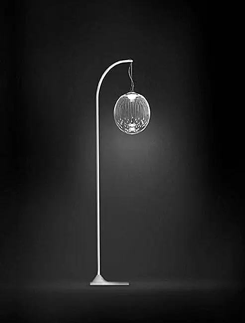 Если вы любите оригинальные и ручной работы здесь, это ручная гравировка Crystal Design, разработанная Ателье Арети.