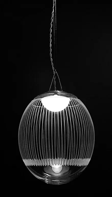 Предложение великодушное, поскольку оно доступно в двух размерах и пяти разных шаблонах дизайна, чтобы вы могли выбирать те, которые соответствуют вашим вкусам и потребностям. Представьте себе, какая прекрасная элегантность и прекрасный свет принесут эти великолепные хрустальные лампы в ваш дом!