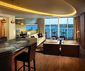 Гламурные идеи освещения, которые превращают потолочные потолки в архитектурные шедевры