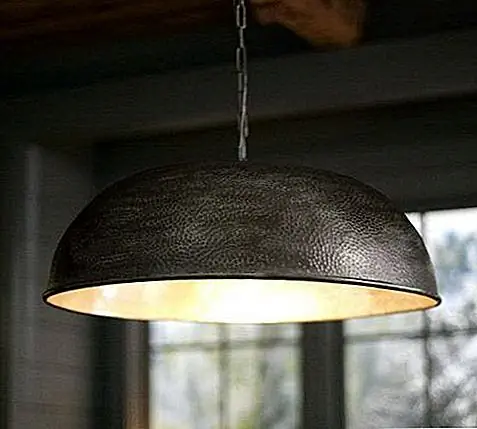 Вы можете купить этот красивый негабаритный кулон по цене EUR 354,07. Это выглядело бы красиво над обеденным столом или даже в гостиной или спальне. Он также может быть включен в офис или общественное пространство. Это не требует особого ухода. Просто избегайте использования суровых химикатов или абразивов, потому что они могут повредить отделку и не превышать заданную мощность.