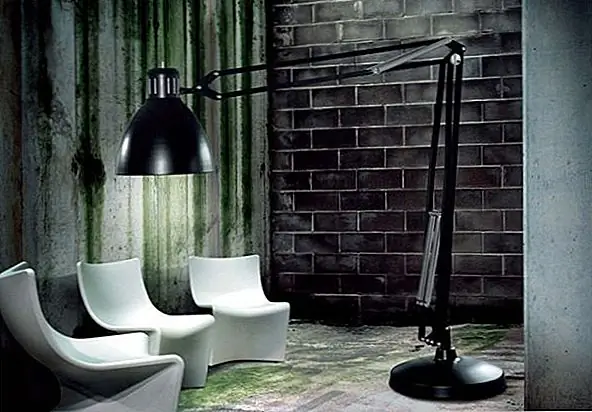 Регулируемый рычаг лампы выполнен из алюминия и металла, и он может растягиваться до впечатляющей длины 14 футов. Алюминиевый диффузор имеет легкий вес и может вращаться с точностью до 105 градусов, попадая во все уголки комнаты, которые вы можете захотеть сосредоточить. Лампа работает с одним 250 Вт E27, который включен в цену и поставляется вместе с продуктом, и вы даже получаете возможность выбирать из двух отделок и трех цветов. Элемент был первоначально изготовлен FDV Collection для линии Itre, и теперь вы можете приобрести его за $ 6 250 от Star Dust.