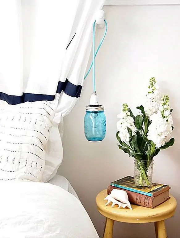 Поворот масонских банок в светлые светильники