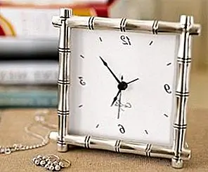 Позолоченные часы из бамбука из керамического сарая